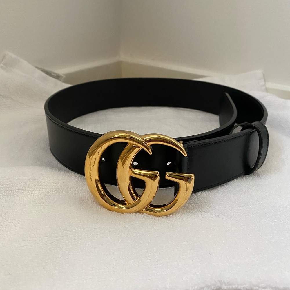 Shiny Gold Gucci Belt